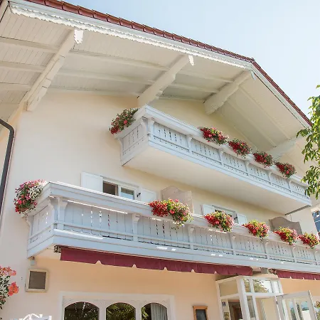 Garni Alpenblick Bed & Breakfast 3*