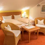 Garni Alpenblick Bed & Breakfast 3*